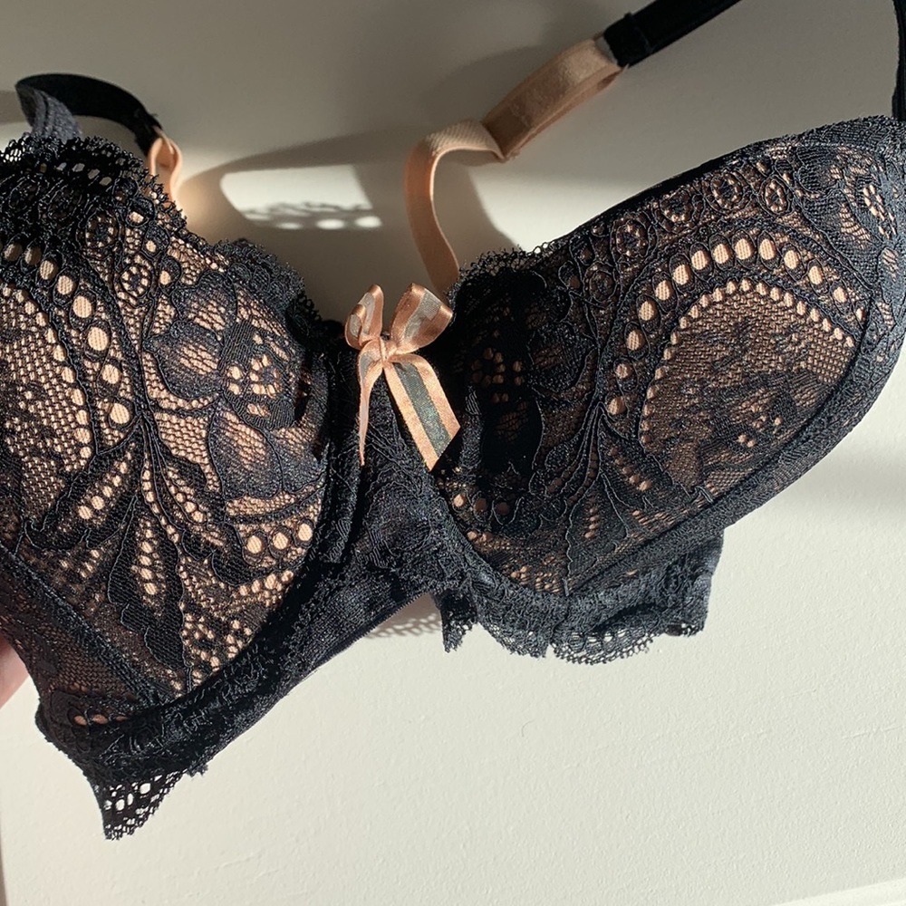 Le Mystere Lace Lined Luxury Bra 32E Bra - Used Like New Condition - Picture 2 of 4